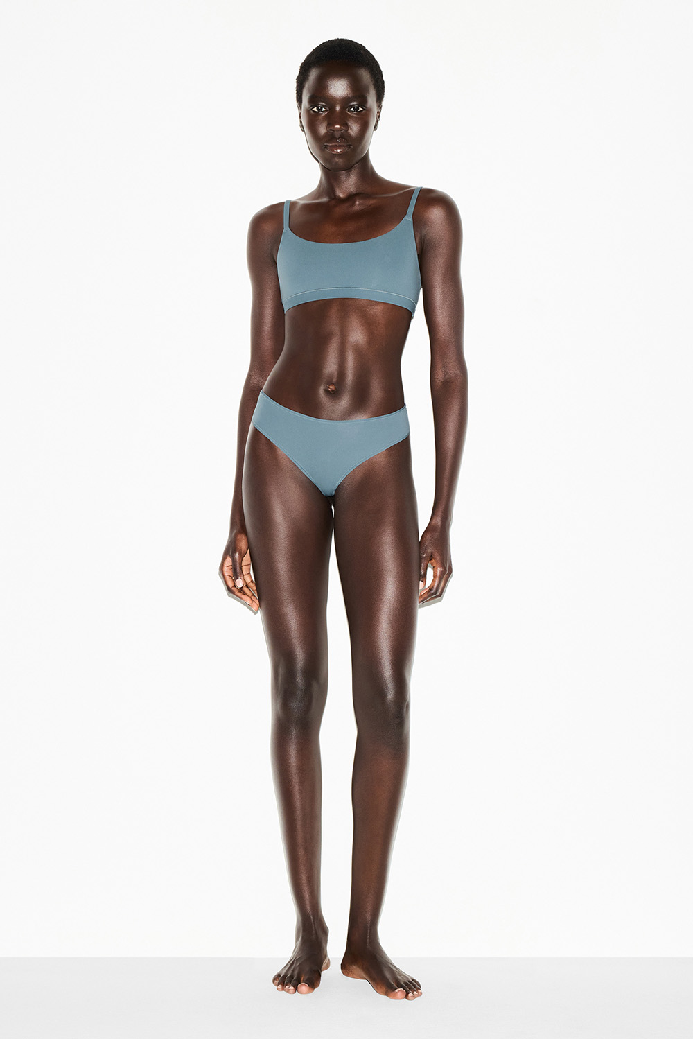 תמונת כל הלוק של SCOOP BRALETTE